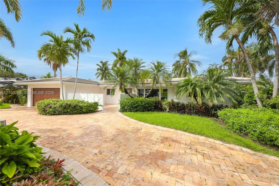 For Rent: $16,000 (3 beds, 2 baths, 2152 Square Feet)