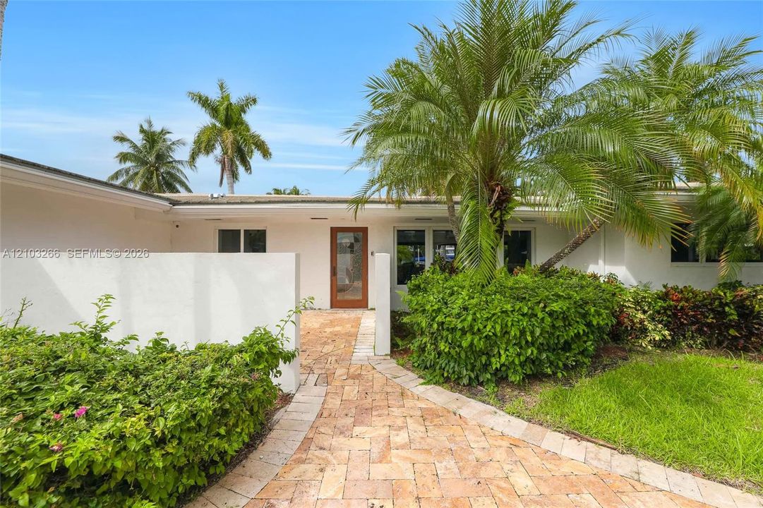 For Rent: $16,000 (3 beds, 2 baths, 2152 Square Feet)