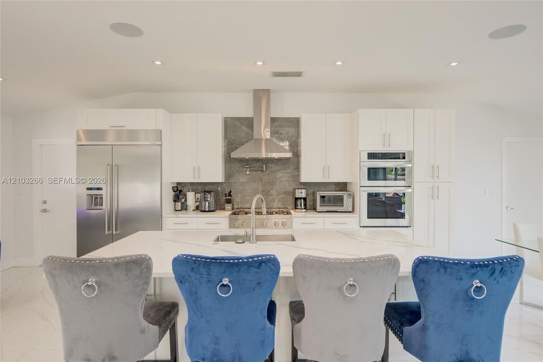 For Rent: $16,000 (3 beds, 2 baths, 2152 Square Feet)
