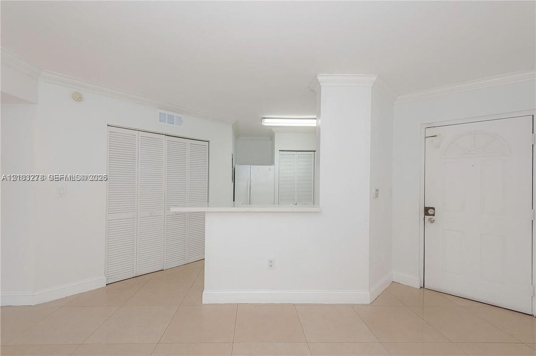 For Rent: $2,350 (2 beds, 2 baths, 950 Square Feet)