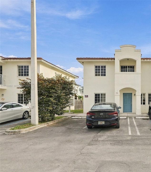 En Venta: $285,000 (3 camas, 2 baños, 1276 Pies cuadrados)