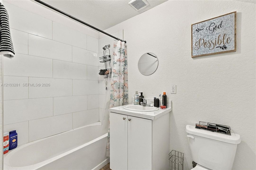 En Venta: $285,000 (3 camas, 2 baños, 1276 Pies cuadrados)
