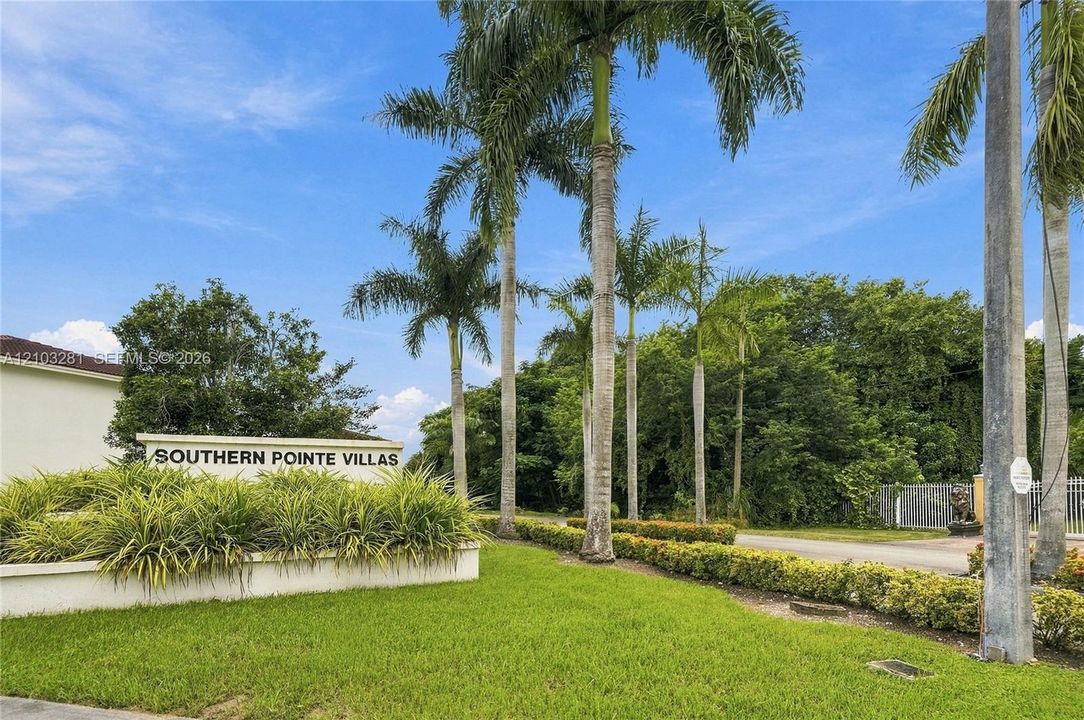 En Venta: $285,000 (3 camas, 2 baños, 1276 Pies cuadrados)