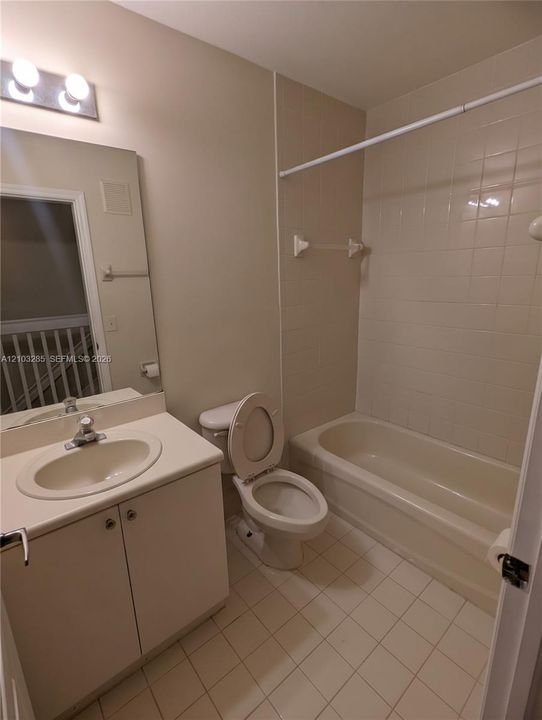 For Rent: $2,250 (2 beds, 2 baths, 1030 Square Feet)