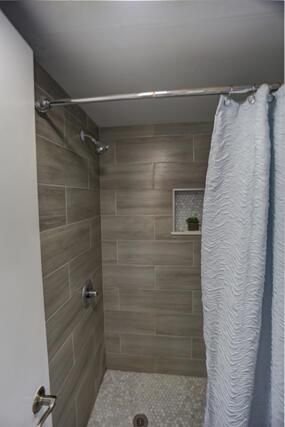 Walk in shower 188 Lake Evelyn Dr WPB