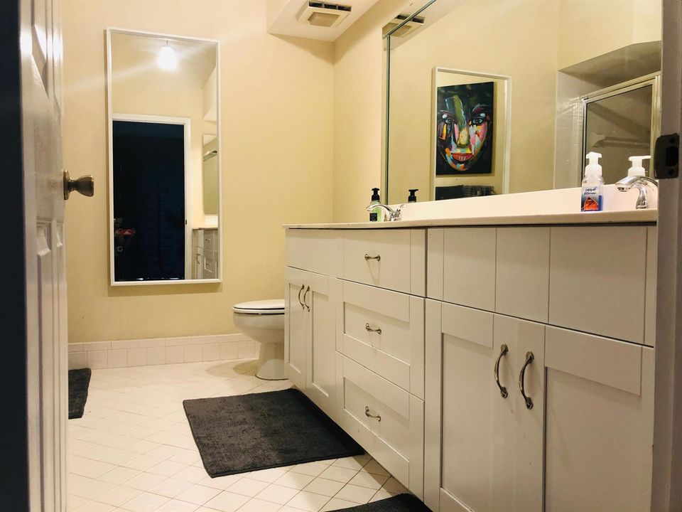 9711 Master Bath