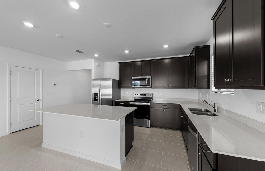 SWFL_CX_CAL_09600_Hanover_Kitchen 4