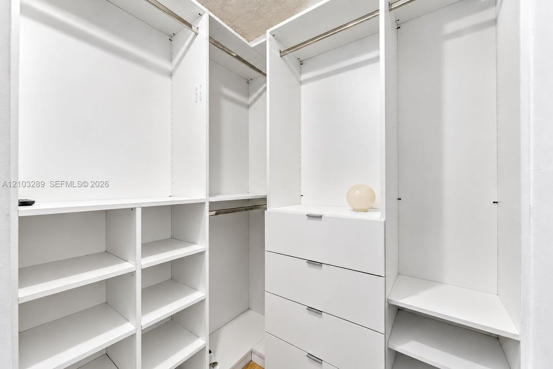 Active With Contract: $515,000 (3 beds, 2 baths, 1260 Square Feet)