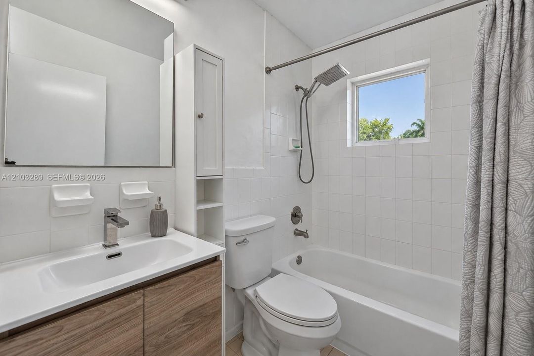 Active With Contract: $515,000 (3 beds, 2 baths, 1260 Square Feet)