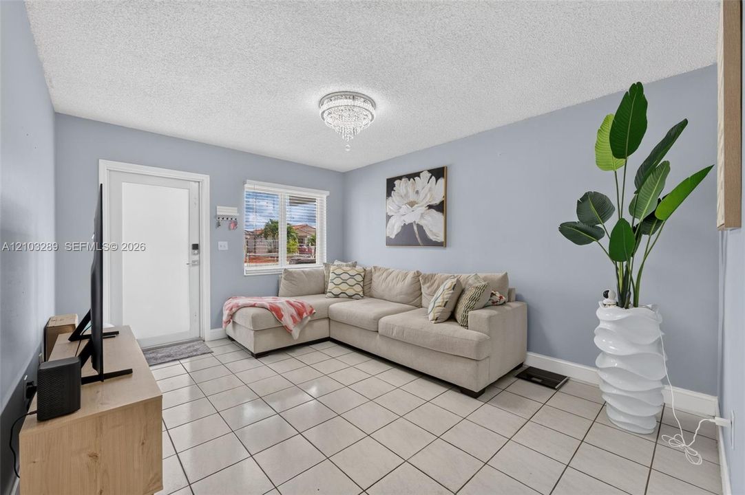 Active With Contract: $515,000 (3 beds, 2 baths, 1260 Square Feet)