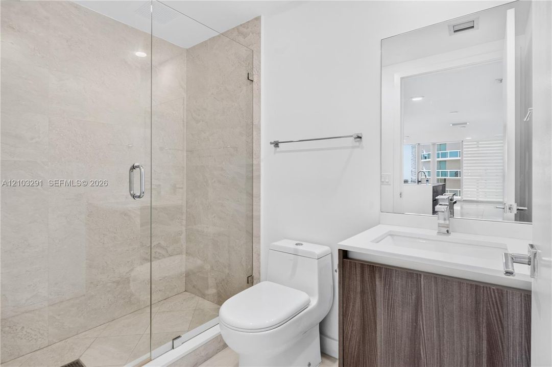 guest bath and shower by den