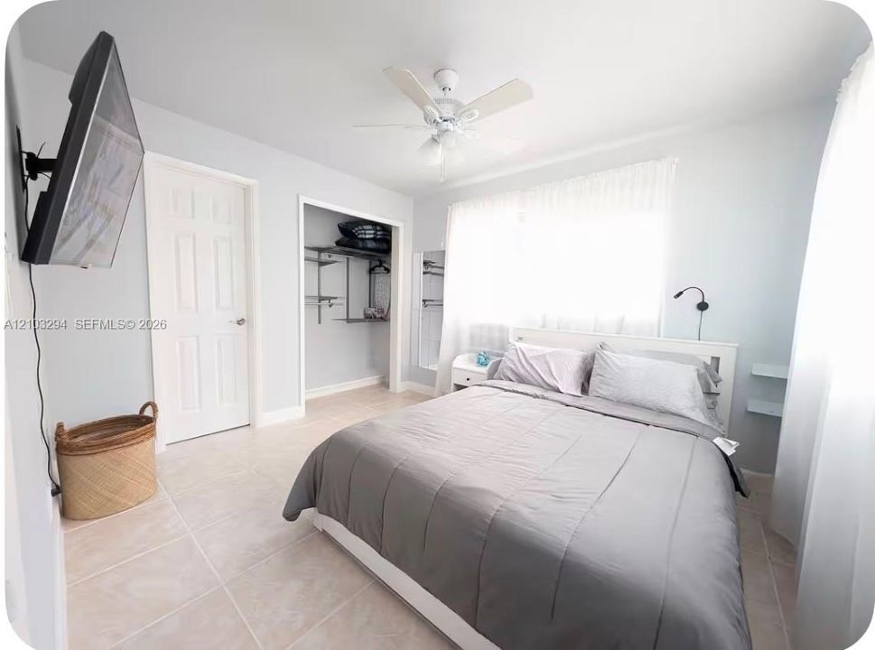 For Rent: $2,000 (1 beds, 1 baths, 900 Square Feet)