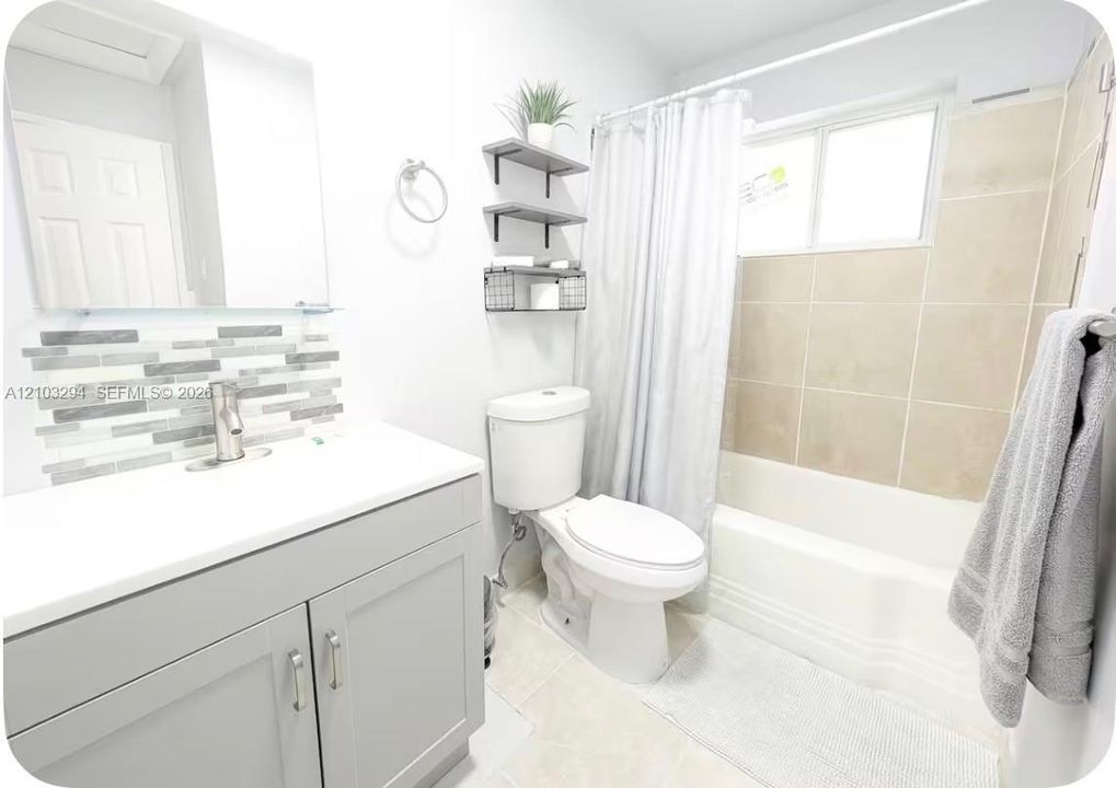 For Rent: $2,000 (1 beds, 1 baths, 900 Square Feet)