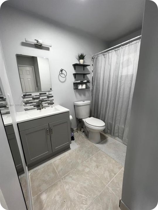 For Rent: $2,000 (1 beds, 1 baths, 900 Square Feet)