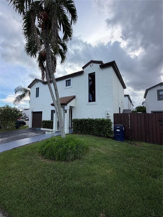 En Venta: $640,000 (3 camas, 2 baños, 1449 Pies cuadrados)