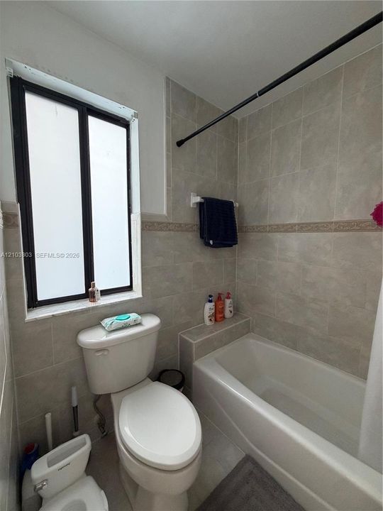 En Venta: $640,000 (3 camas, 2 baños, 1449 Pies cuadrados)