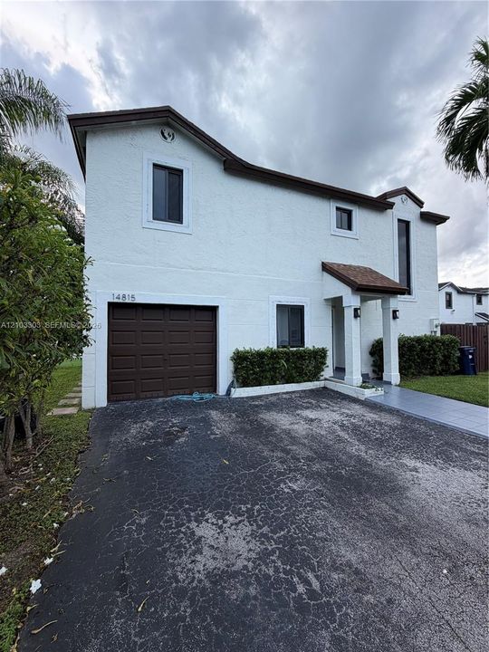 En Venta: $640,000 (3 camas, 2 baños, 1449 Pies cuadrados)