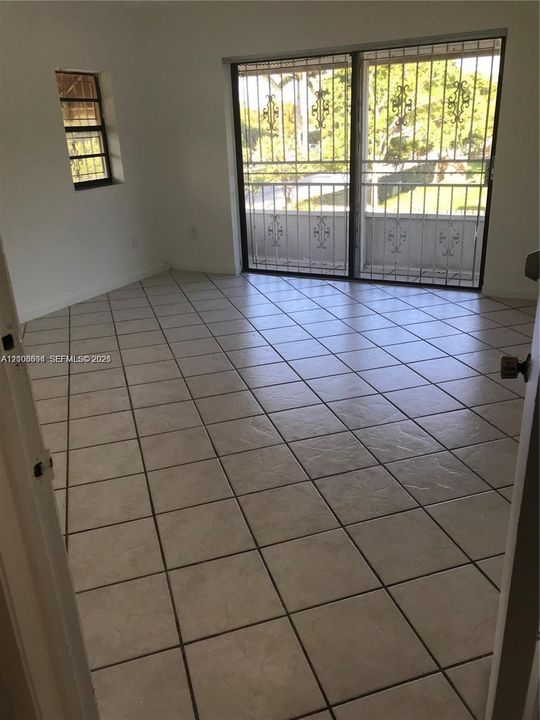 En Venta: $699,000 (4 camas, 3 baños, 2232 Pies cuadrados)