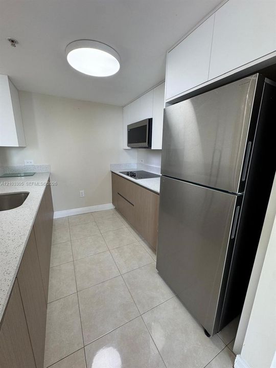 For Rent: $2,600 (2 beds, 2 baths, 965 Square Feet)