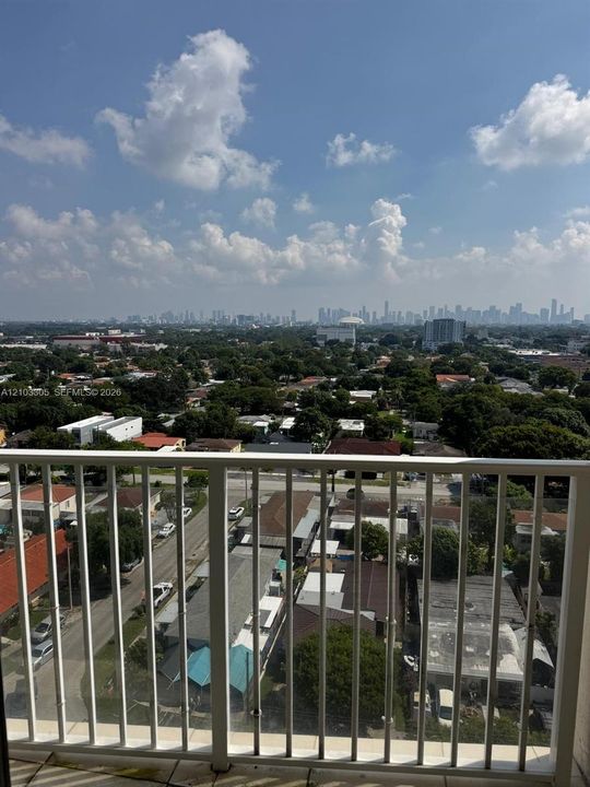 For Rent: $2,600 (2 beds, 2 baths, 965 Square Feet)