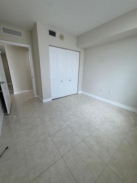 For Rent: $2,600 (2 beds, 2 baths, 965 Square Feet)