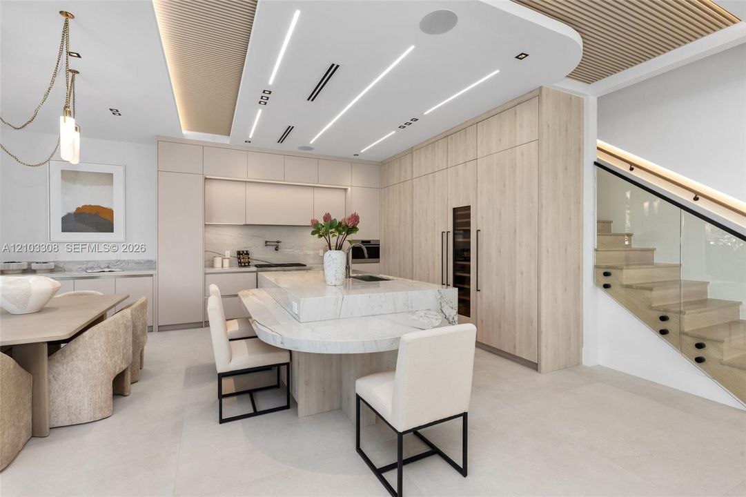 На продажу: $2,999,000 (4 спален, 4 ванн, 0 Квадратных фут)