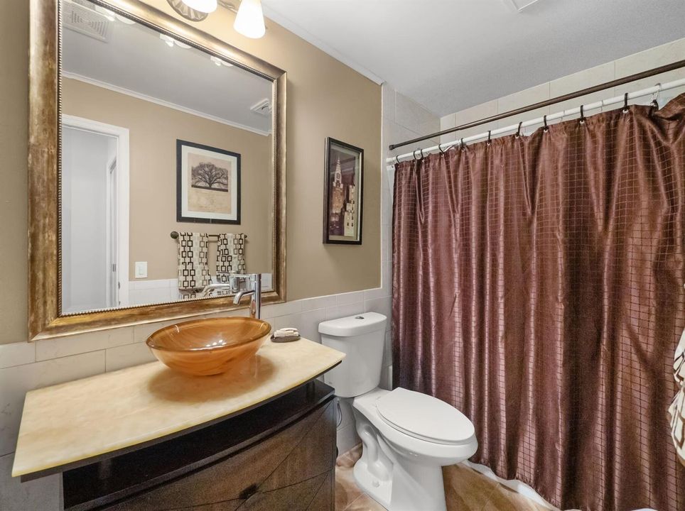 4751 Storkwood masterbath