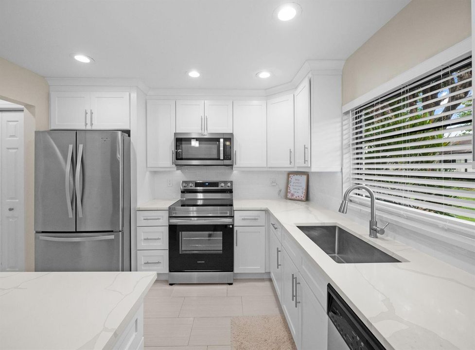 4751 Storkwood kitchen1