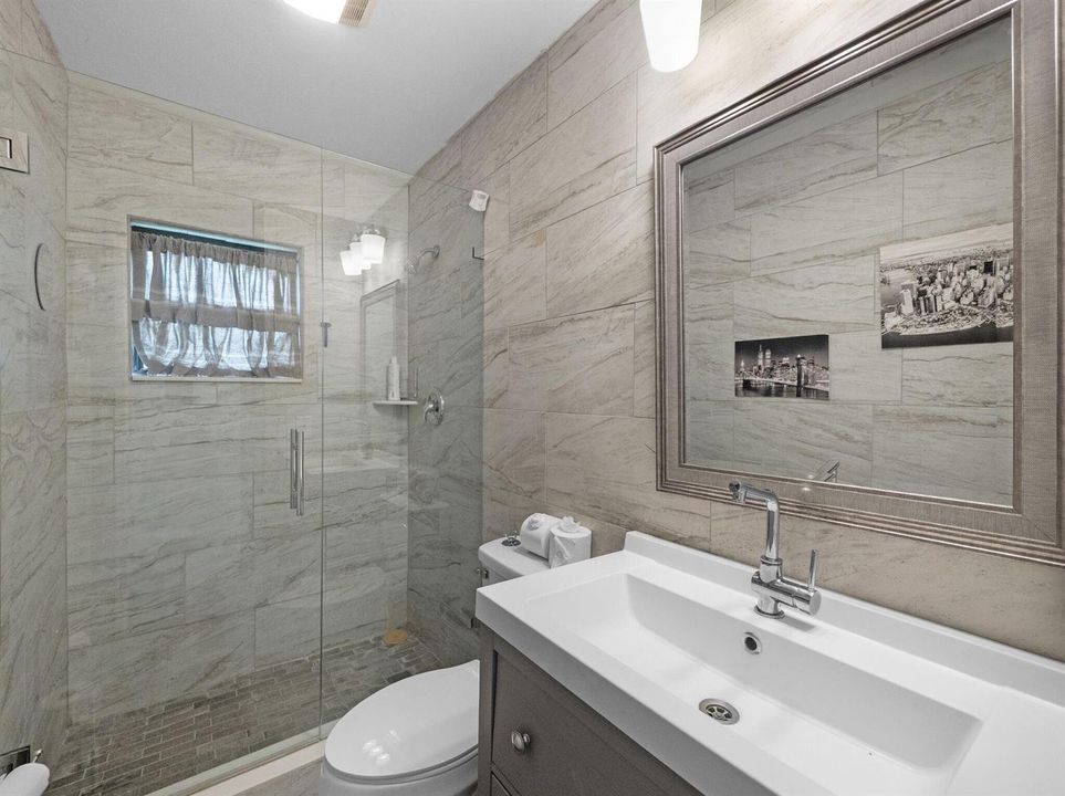 4751 Storkwood 2ndbath