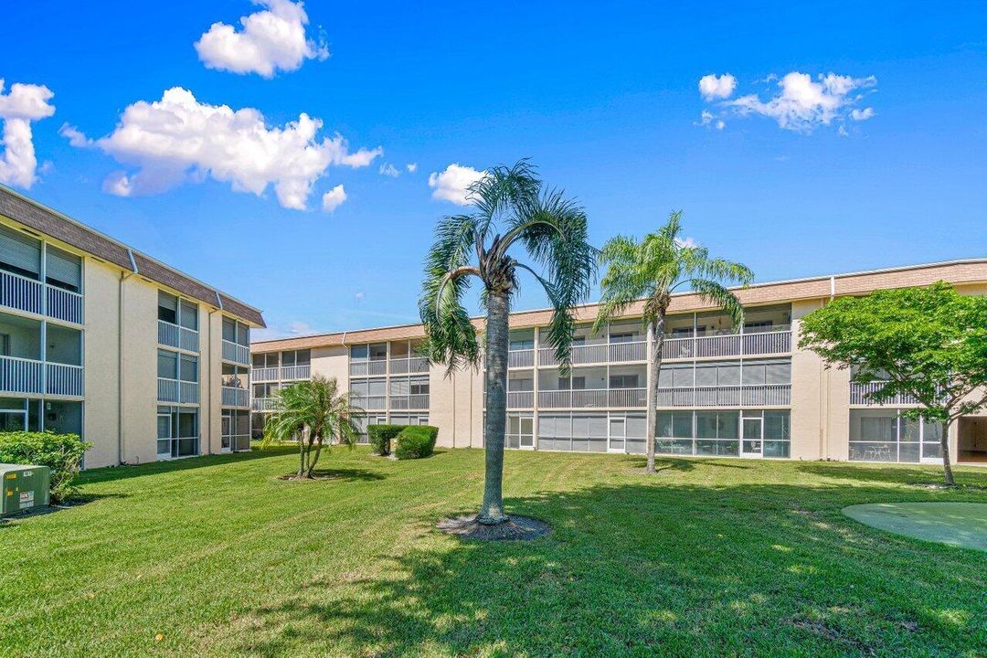 027-700VillageGreenCourt-Unit319-PalmSpr