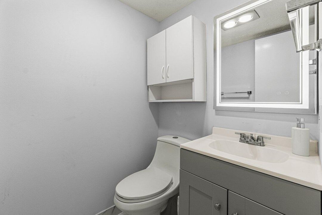 016-700VillageGreenCourt-Unit319-PalmSpr