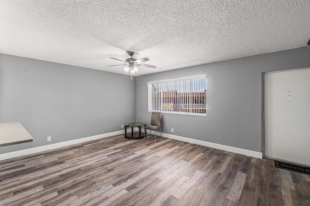 007-700VillageGreenCourt-Unit319-PalmSpr