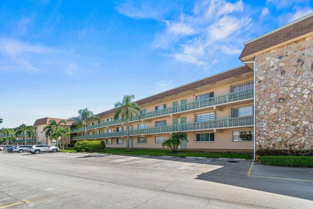 005-700VillageGreenCourt-Unit319-PalmSpr