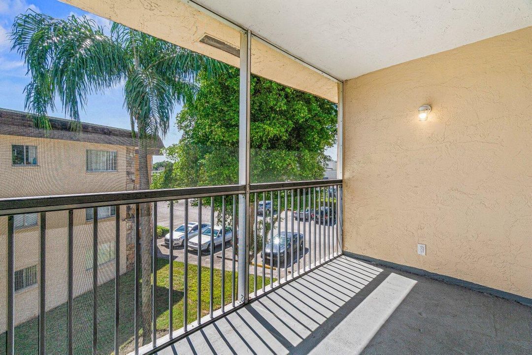 024-700VillageGreenCourt-Unit319-PalmSpr