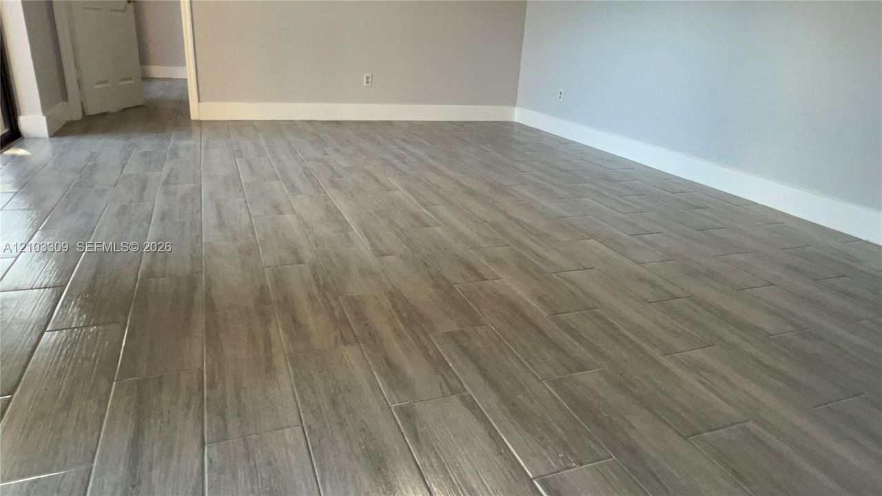 En Venta: $405,000 (3 camas, 2 baños, 1598 Pies cuadrados)