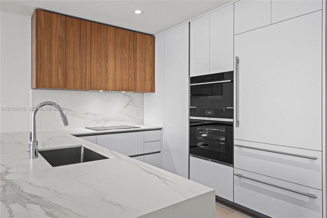 For Rent: $12,000 (2 beds, 3 baths, 1819 Square Feet)