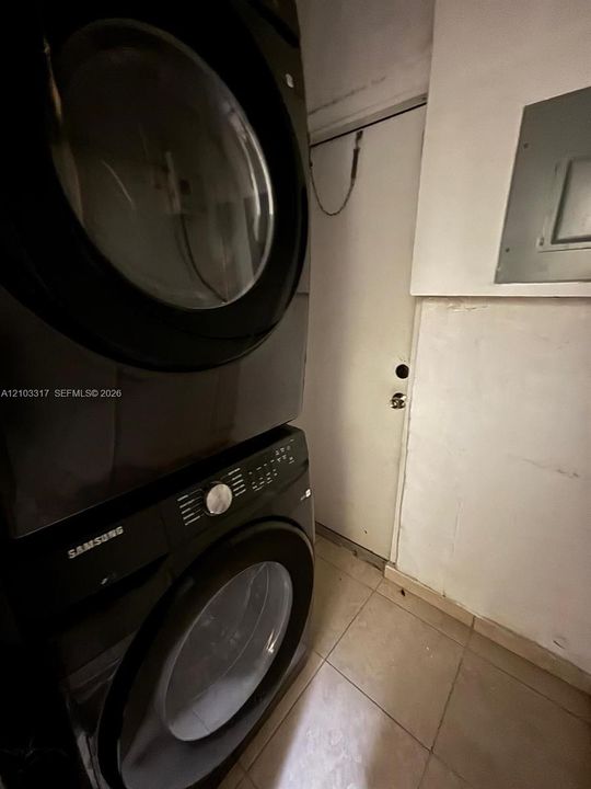 В аренду: $3,500 (4 спален, 2 ванн, 1500 Квадратных фут)