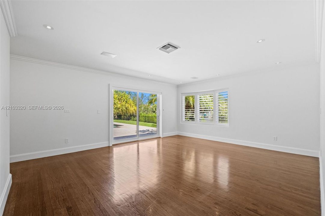 For Rent: $25,000 (5 beds, 5 baths, 4782 Square Feet)