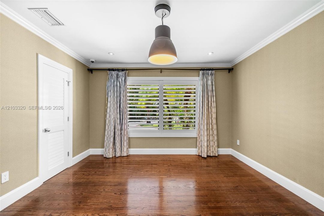 For Rent: $25,000 (5 beds, 5 baths, 4782 Square Feet)