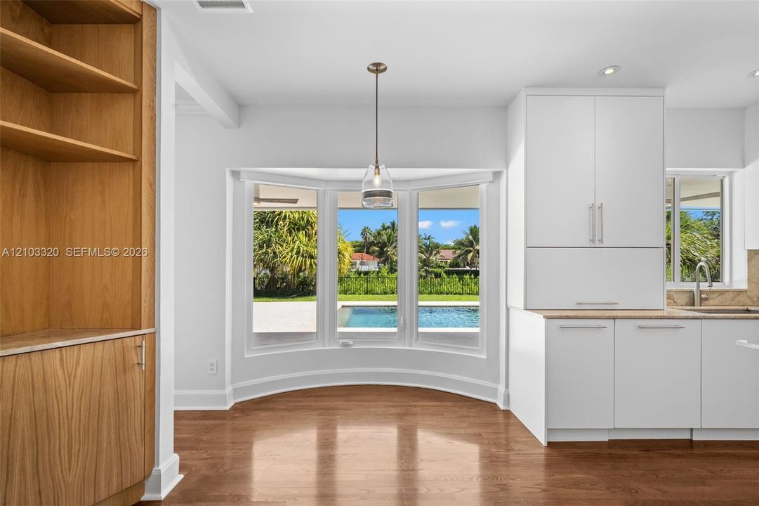 For Rent: $25,000 (5 beds, 5 baths, 4782 Square Feet)