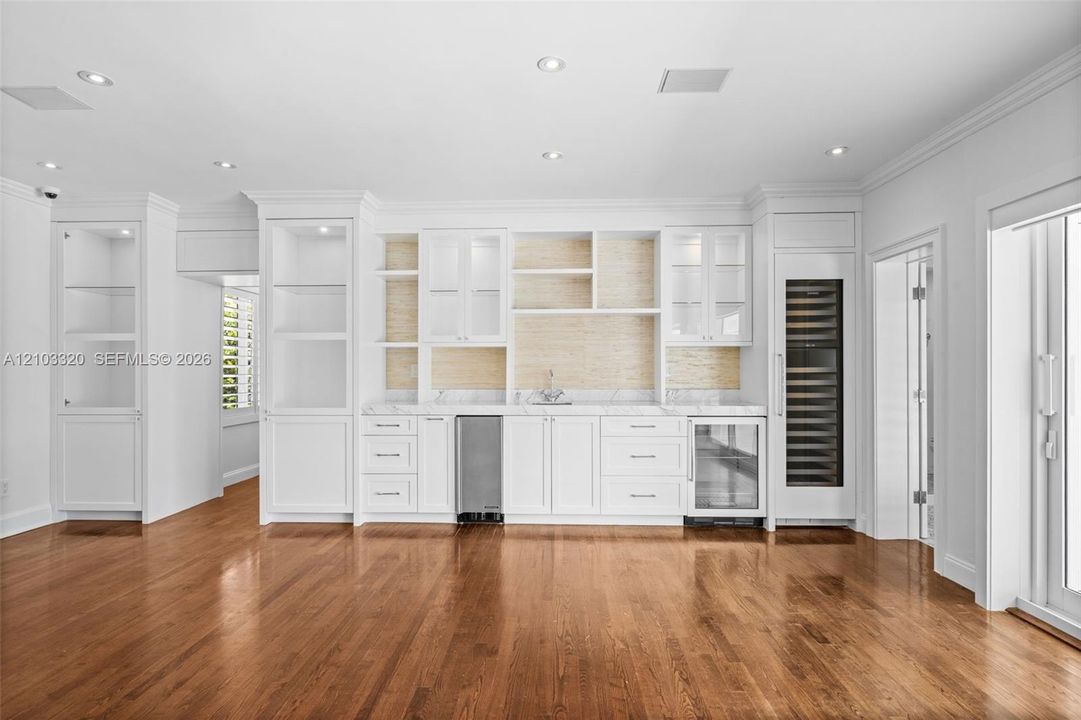 For Rent: $25,000 (5 beds, 5 baths, 4782 Square Feet)