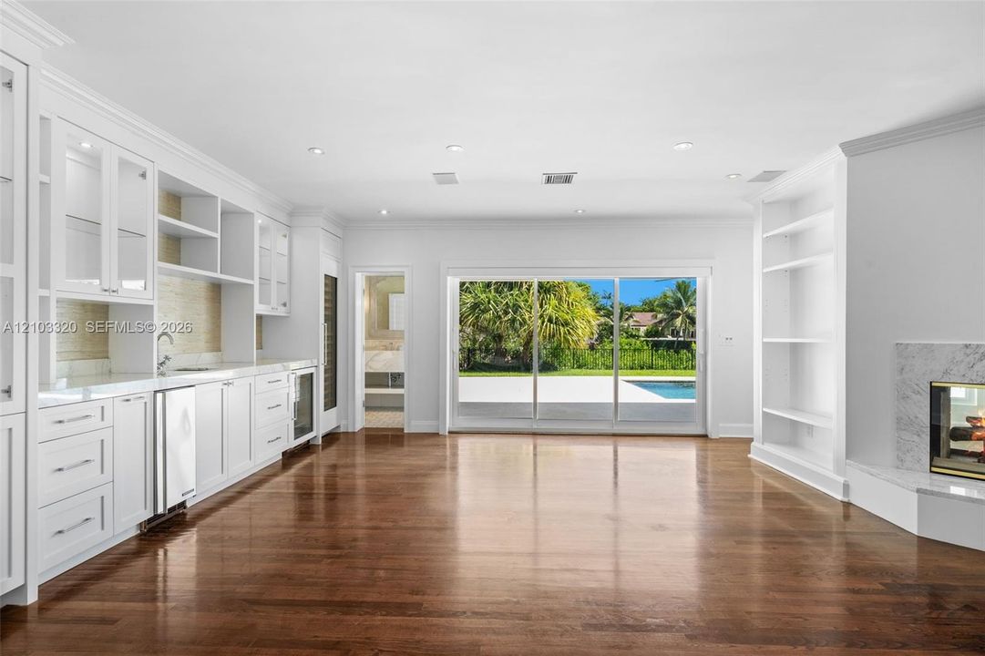 For Rent: $25,000 (5 beds, 5 baths, 4782 Square Feet)