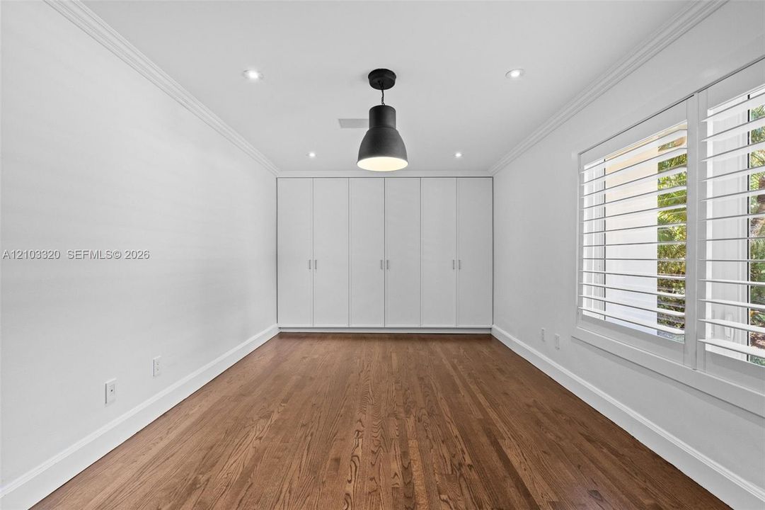 For Rent: $25,000 (5 beds, 5 baths, 4782 Square Feet)