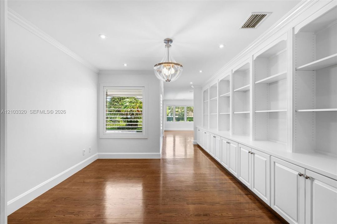 For Rent: $25,000 (5 beds, 5 baths, 4782 Square Feet)