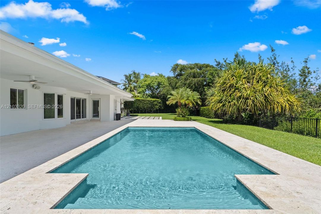 For Rent: $25,000 (5 beds, 5 baths, 4782 Square Feet)