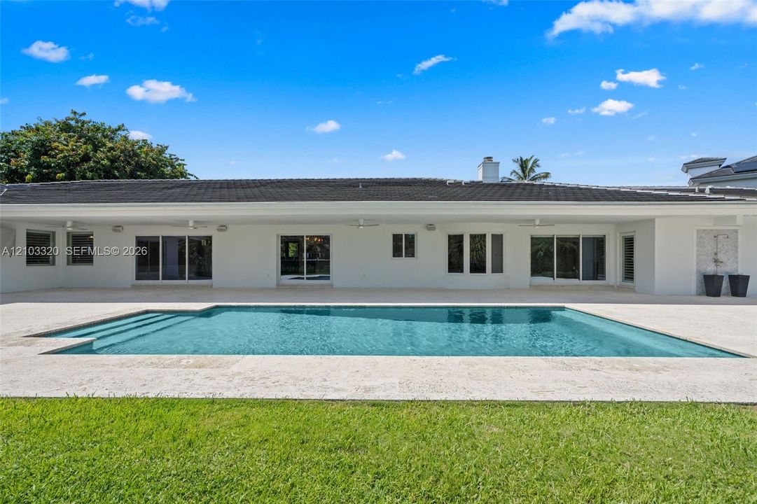 For Rent: $25,000 (5 beds, 5 baths, 4782 Square Feet)