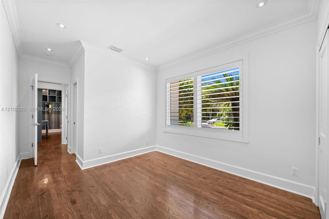 For Rent: $25,000 (5 beds, 5 baths, 4782 Square Feet)