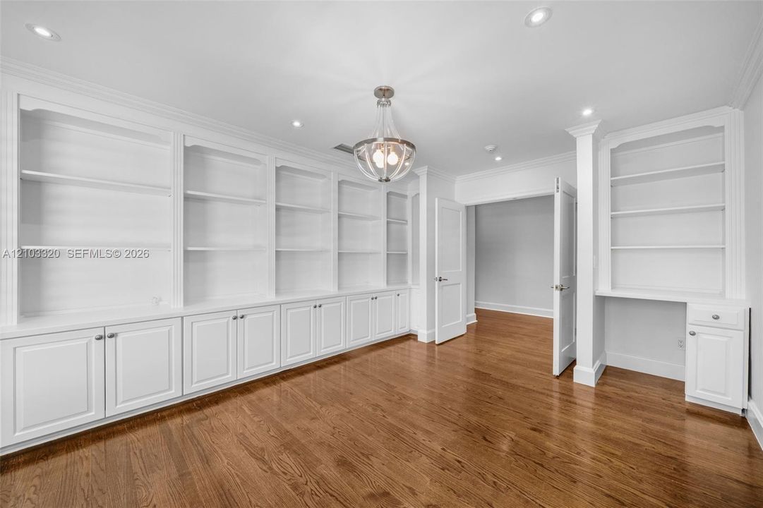 For Rent: $25,000 (5 beds, 5 baths, 4782 Square Feet)
