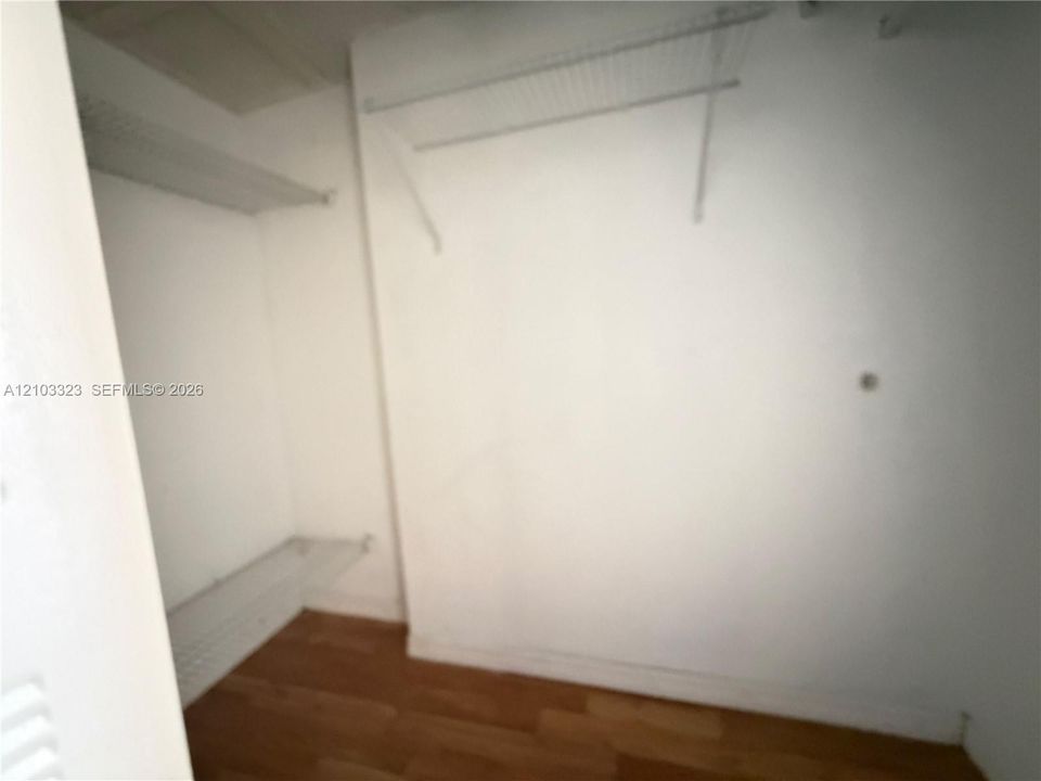 For Rent: $2,100 (1 beds, 1 baths, 883 Square Feet)