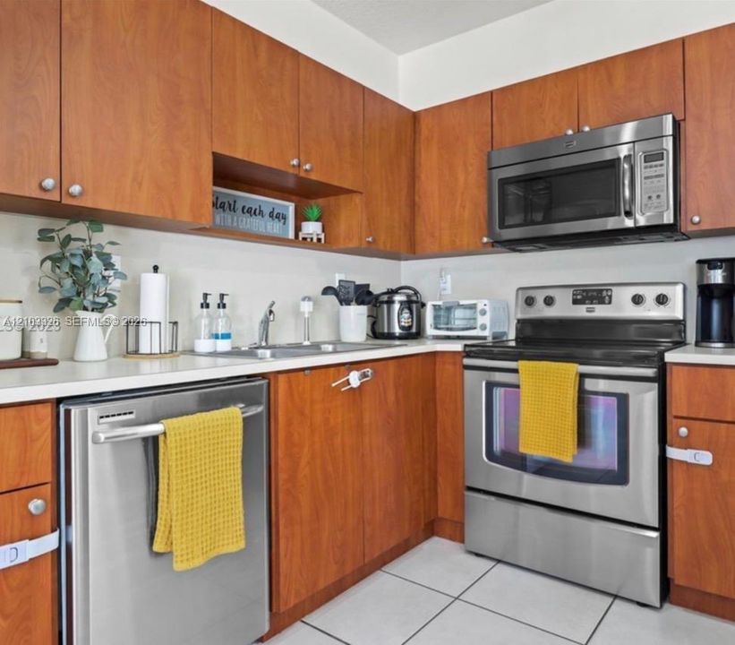 На продажу: $465,000 (2 спален, 2 ванн, 1313 Квадратных фут)